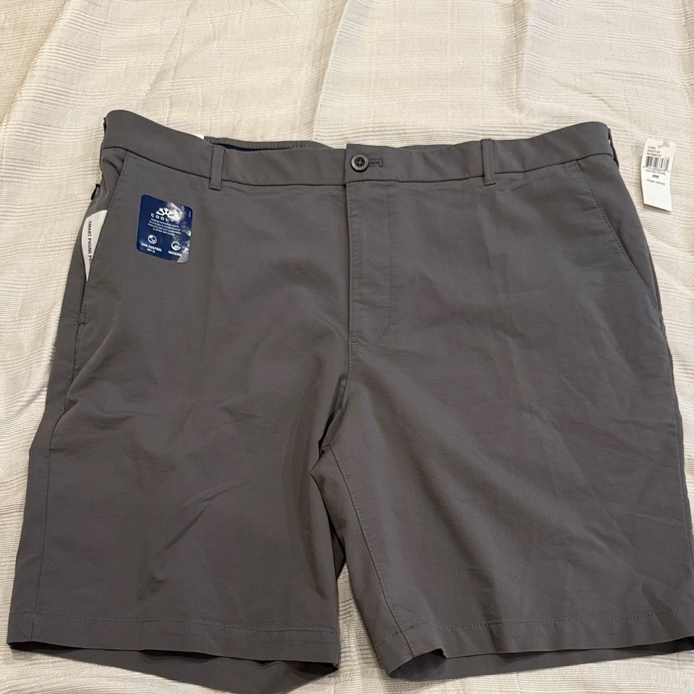 Izod Men's Smoked Pearl Flat Front Shorts